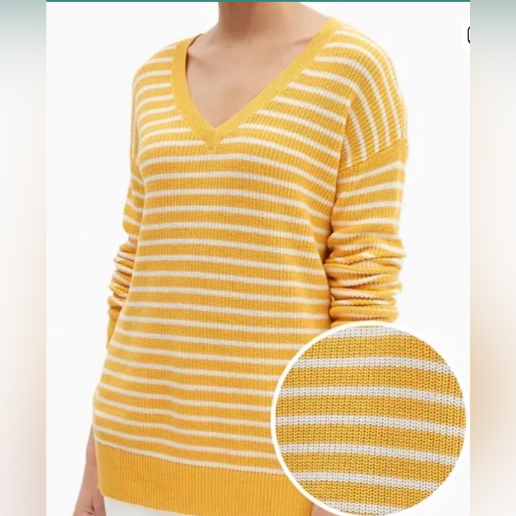 Gap V-Neck Sweater In Yellow And White Stripes. Size Xs